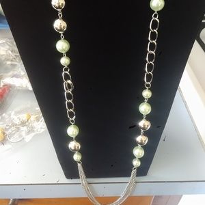 NWT Gorgeous green and silver necklace w/ earrings